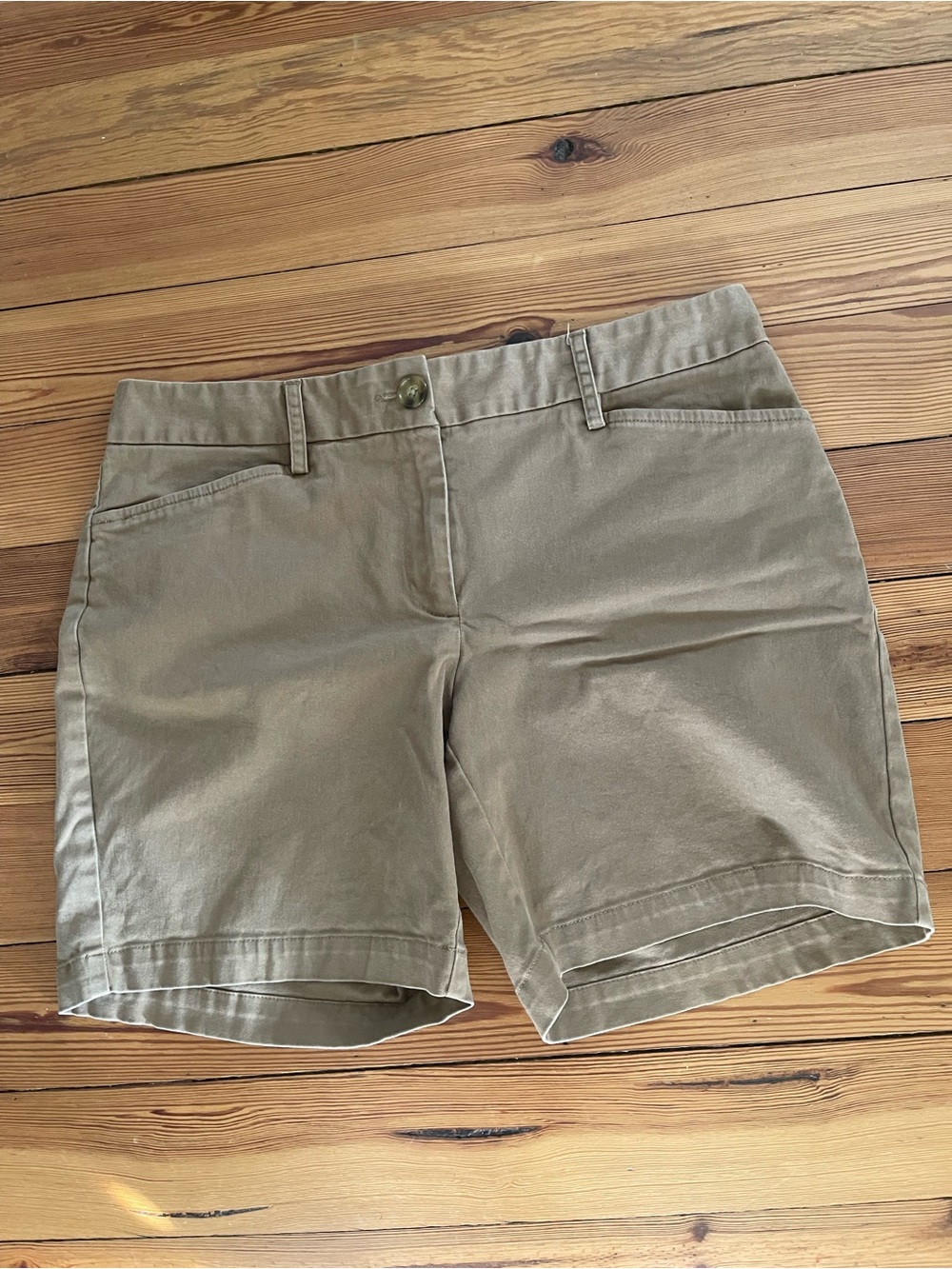 Lands’ End Classic Khaki Women's Shorts 6 P midrise